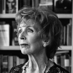 Edna O'Brien autorea.